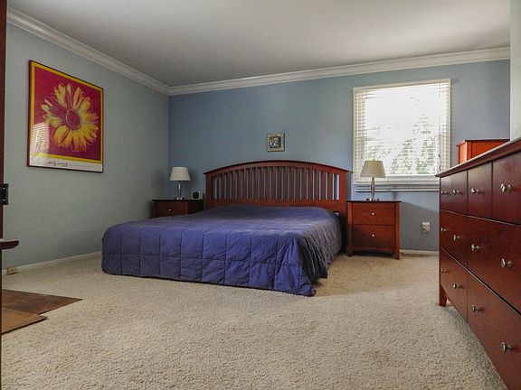 2nd image of 1820 Orchard Hill Dr