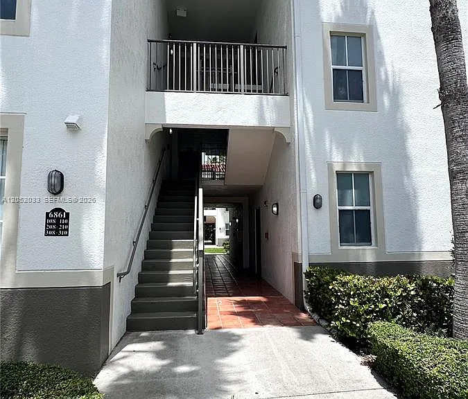 6861 SW 44th St #209 — Photo 2
