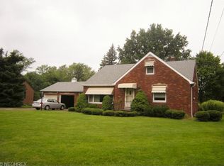 715 Ridgeview Dr, Seven Hills, OH 44131