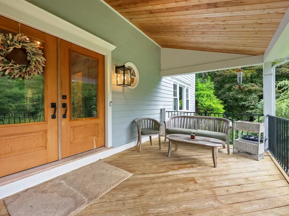 173 Newtown Turnpike, Weston, CT 06883