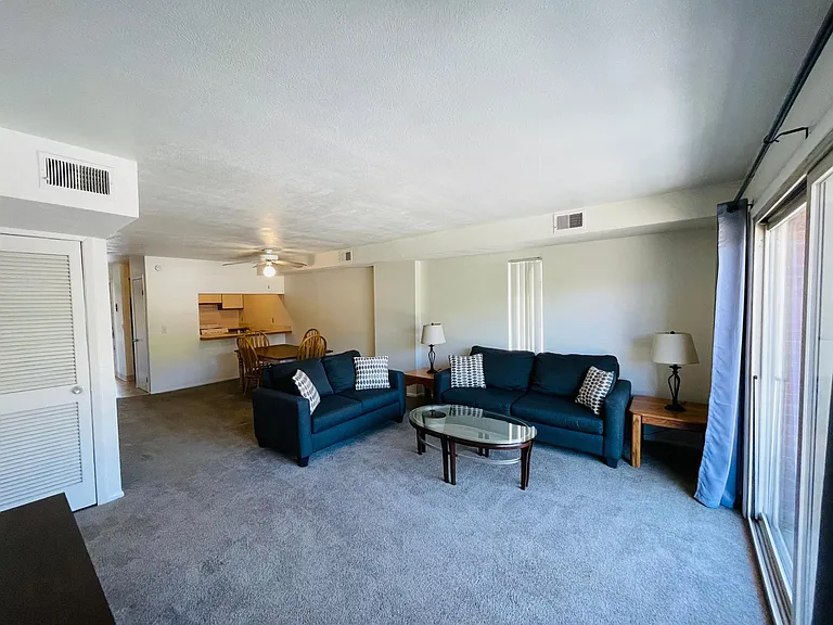 Varsity Townhouses - Student Housing — Photo 15