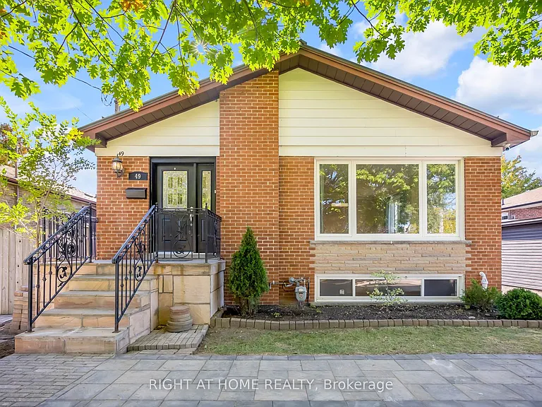 49 McGregor Rd W #MAIN — Photo 1