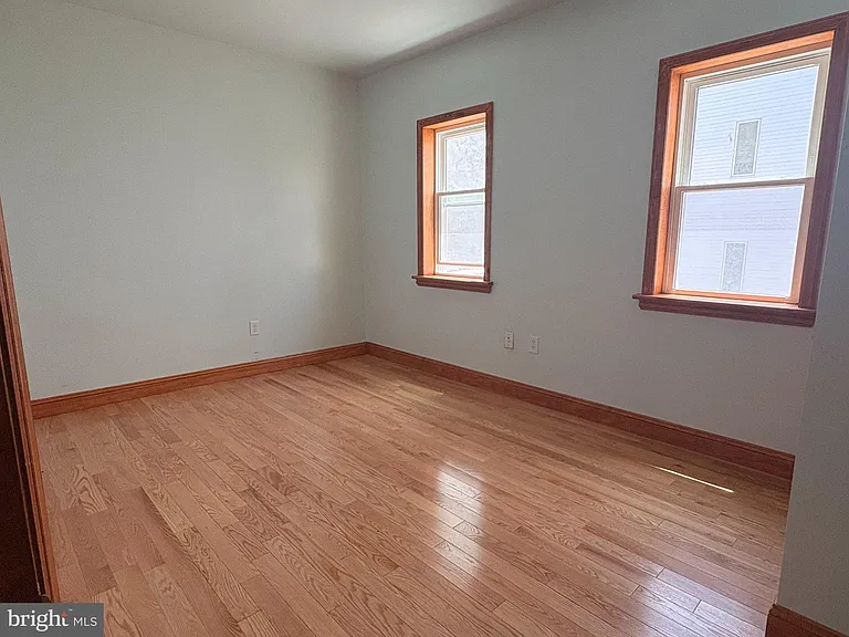 1318 W Girard Ave — Photo 2