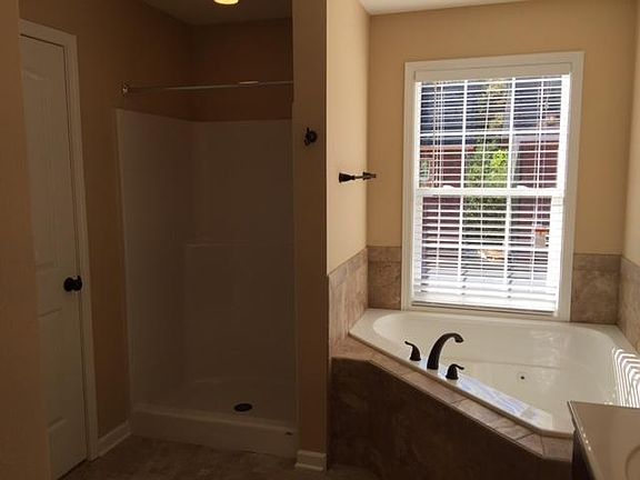 4th image of 837 Blue Spruce Way