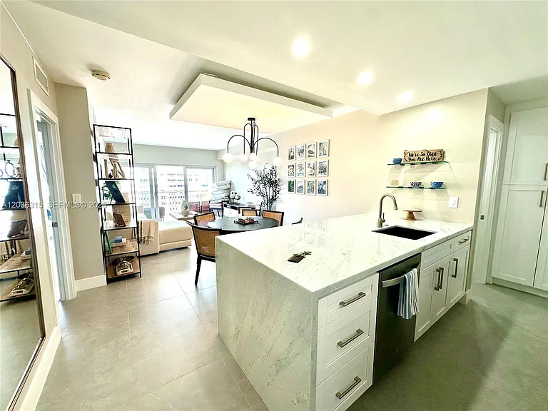 1980 S Ocean Dr #8D — Photo 10