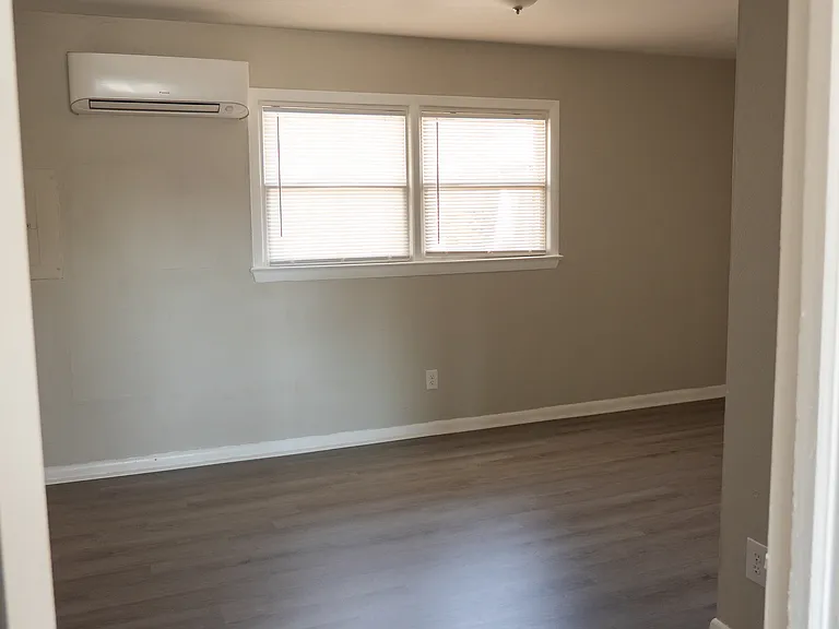 1250 Little Bay Ave #5 — Photo 8