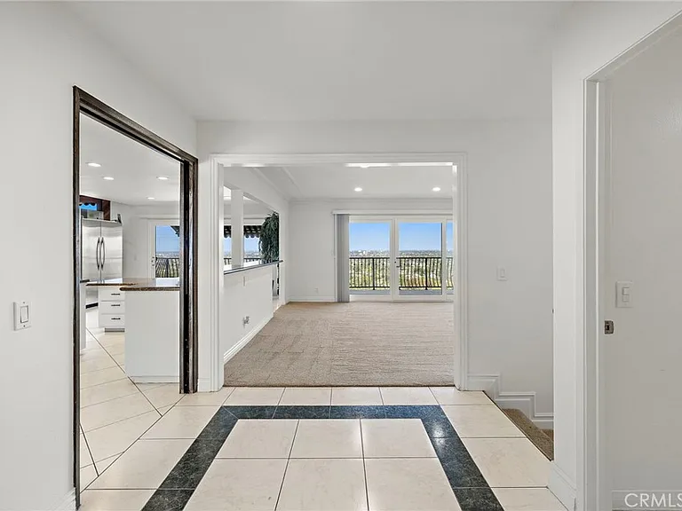 11393 La Vereda Dr — Photo 2