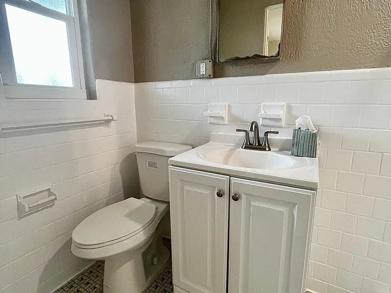707 Rosery Rd NW #3 — Photo 5