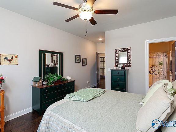 4th image of 32 Abby Glen Way