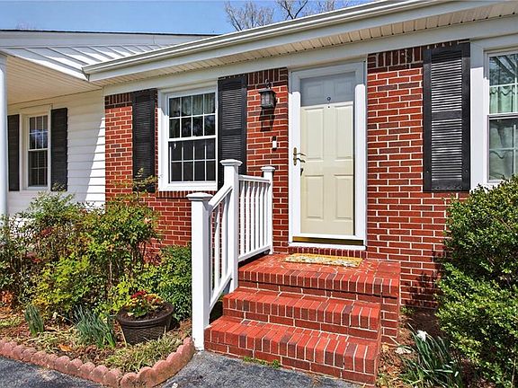 3rd image of 1316 Head Of River Rd