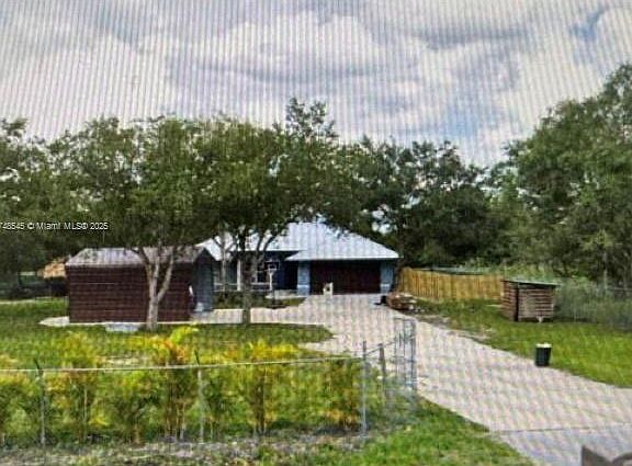 2nd image of 8052 County Road 833