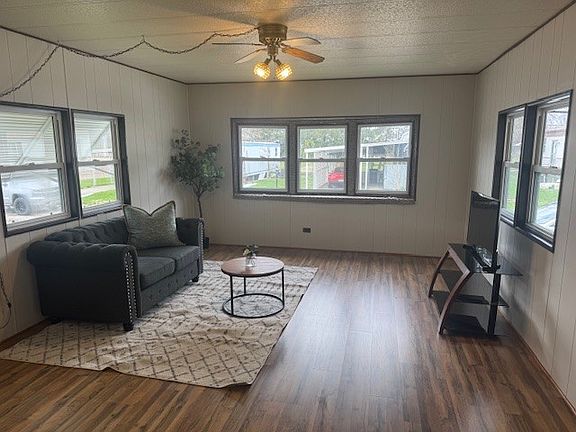 3rd image of 129 Solar Dr