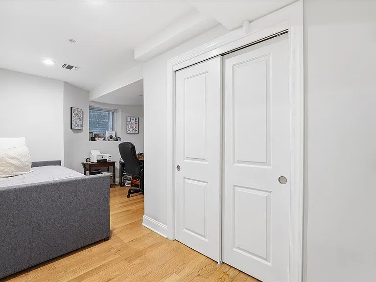 41 Bentley Ave — Photo 27