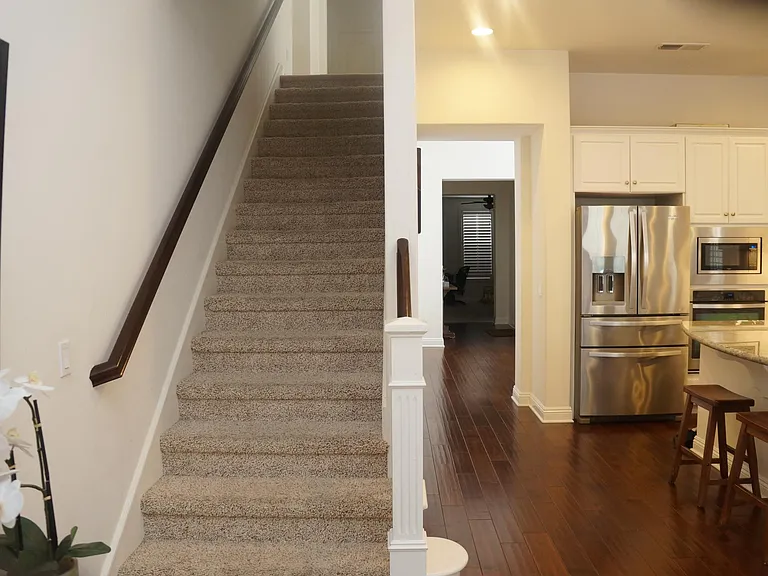 1052 Breakaway Dr — Photo 5