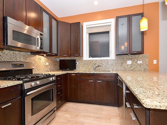 5th image of 1026 N Hermitage Ave #1