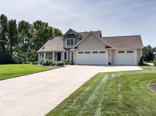 366 Blue Isle Dr, Holland, MI 49424
