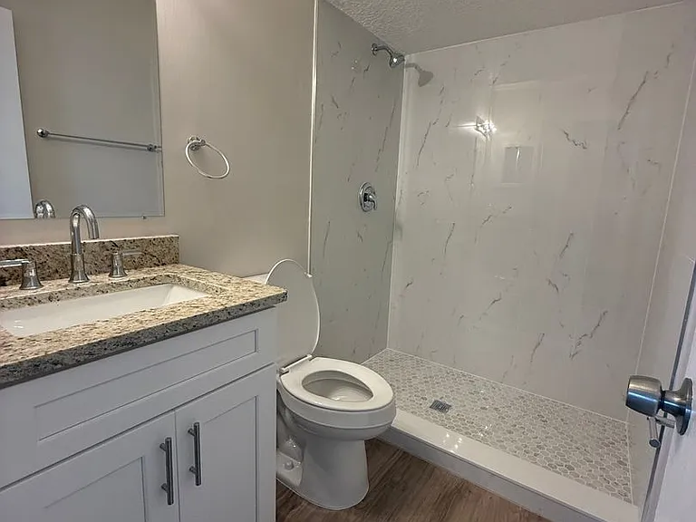 1383 Providence Blvd — Photo 9
