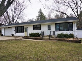 N3388 Queen Rd, Lake Geneva, WI 53147