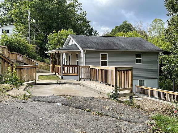 2nd image of 278 Roosevelt St