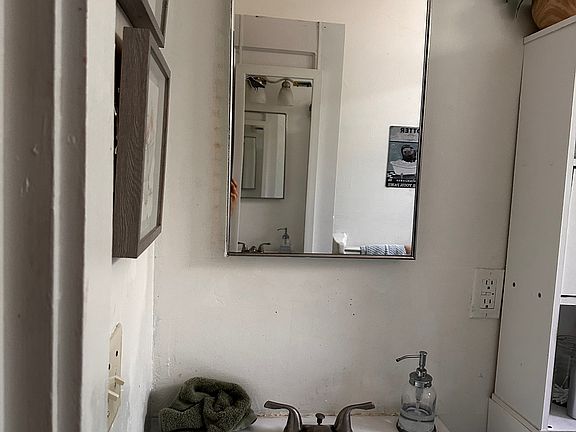 5th image of 865 9th Ave S APT 2
