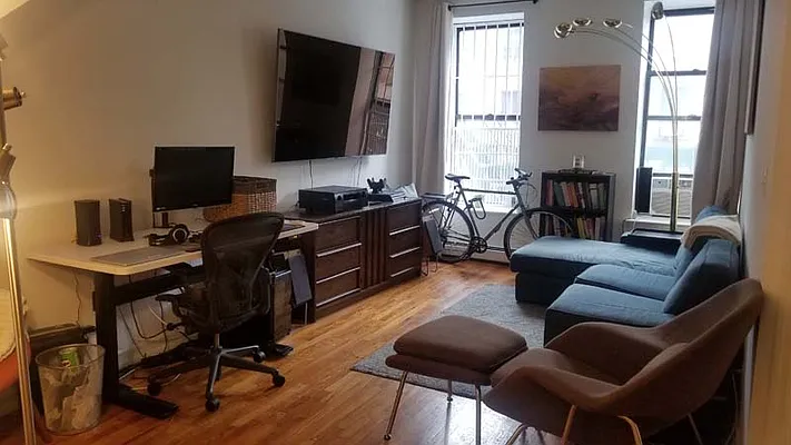 Rented by Metropolitan Realty | media 9