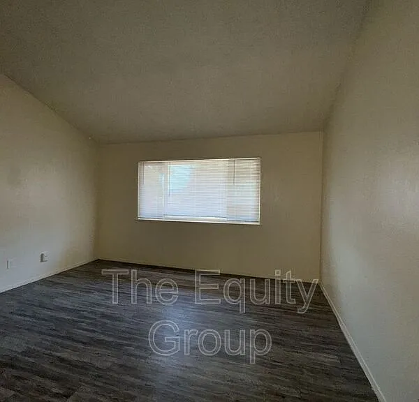 1432 W Elowin Ave — Photo 7