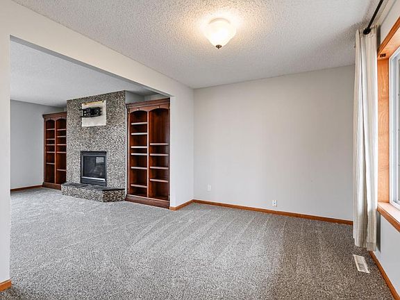 5th image of 6562 Oak Leaf Ct