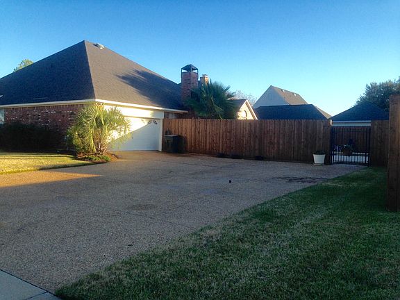 3rd image of 136 N Hardwick Dr