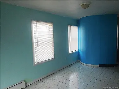 168 College St — Photo 7