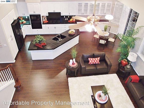 4th image of 2424 Heritage Way