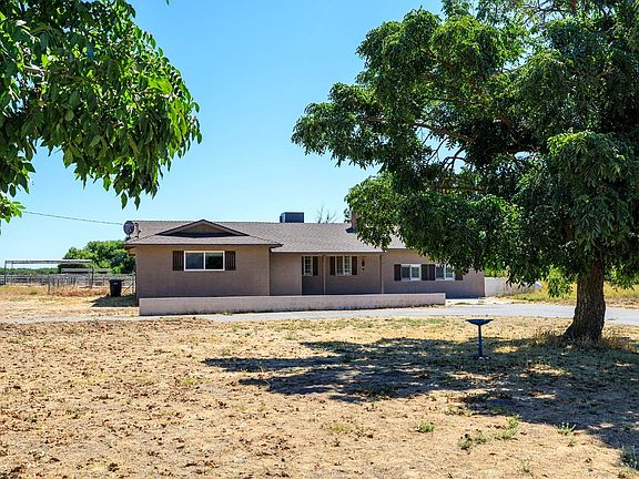 4th image of 12518 Victory Ave