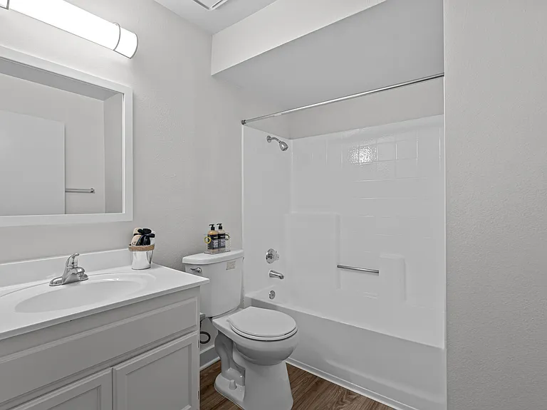 La Sierra Apartments — Photo 31