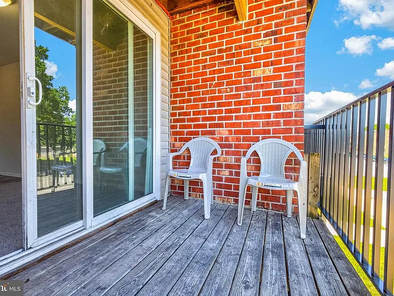 1001 White Oak Rd — Photo 25