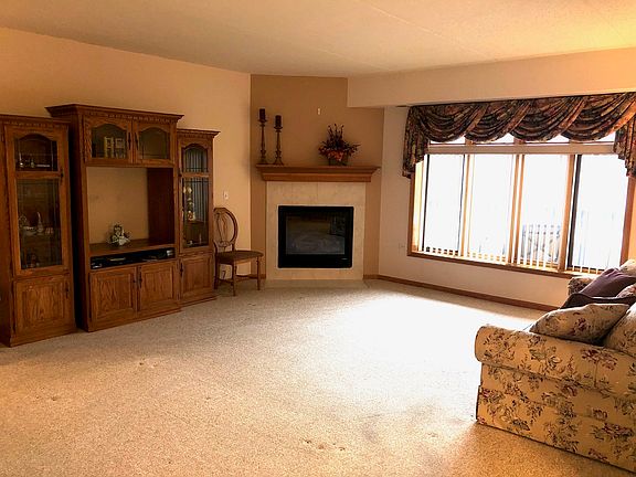 3rd image of 18610 Pine Lake Dr APT 1B