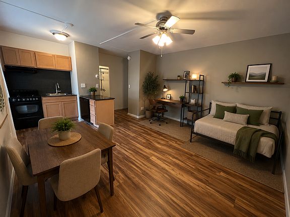 3rd image of 22 E 22nd St APT 506