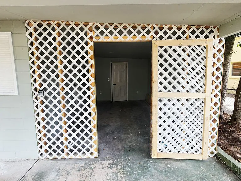 128 Kingston Ave — Photo 4