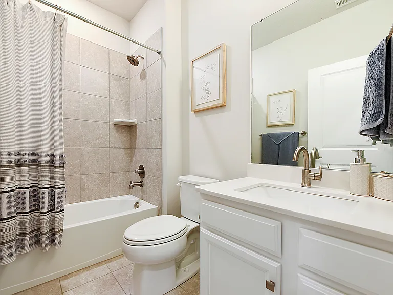 409 Spruce Ln — Photo 36
