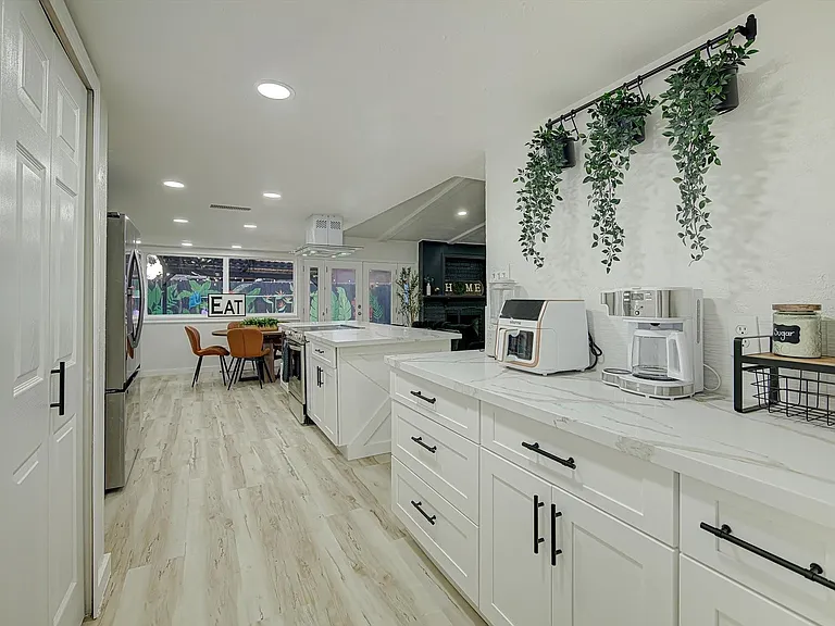7310 Corta Calle Dr — Photo 15