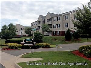 3rd image of 1850 Cliffbrook Ln APT G