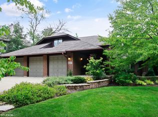 5457 Bending Oaks Pl, Downers Grove, IL 60515