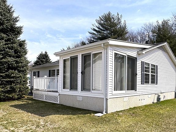 5th image of 6 Edgewood Dr