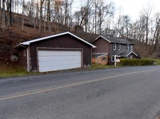 40 Mawhinney Rd, Cecil, PA 15321