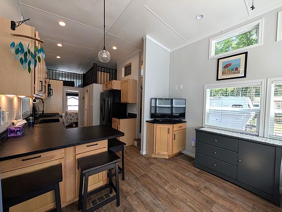 4th image of 30311 Whitebirch Way