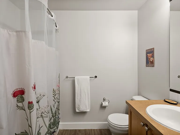 Theas Landing — Photo 21