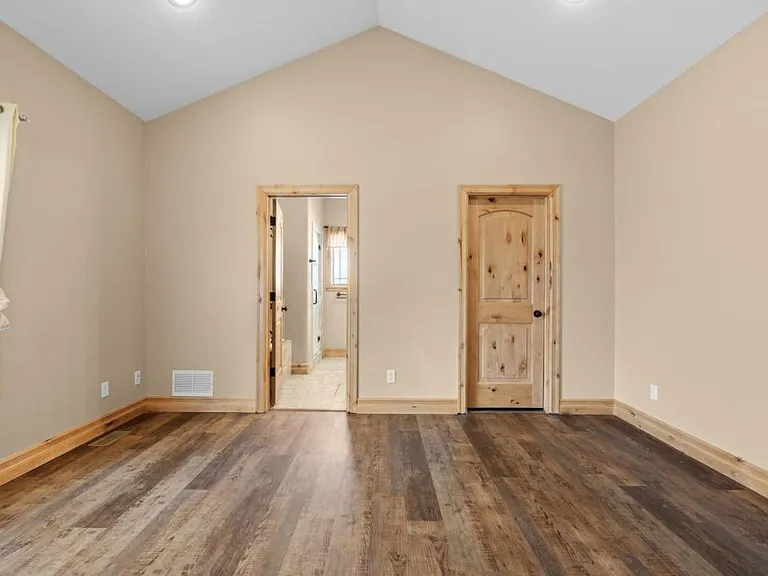 2612 Eastview Dr — Photo 21