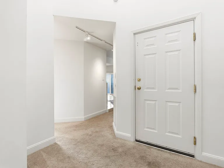 1924 Filbert St #2 — Photo 12