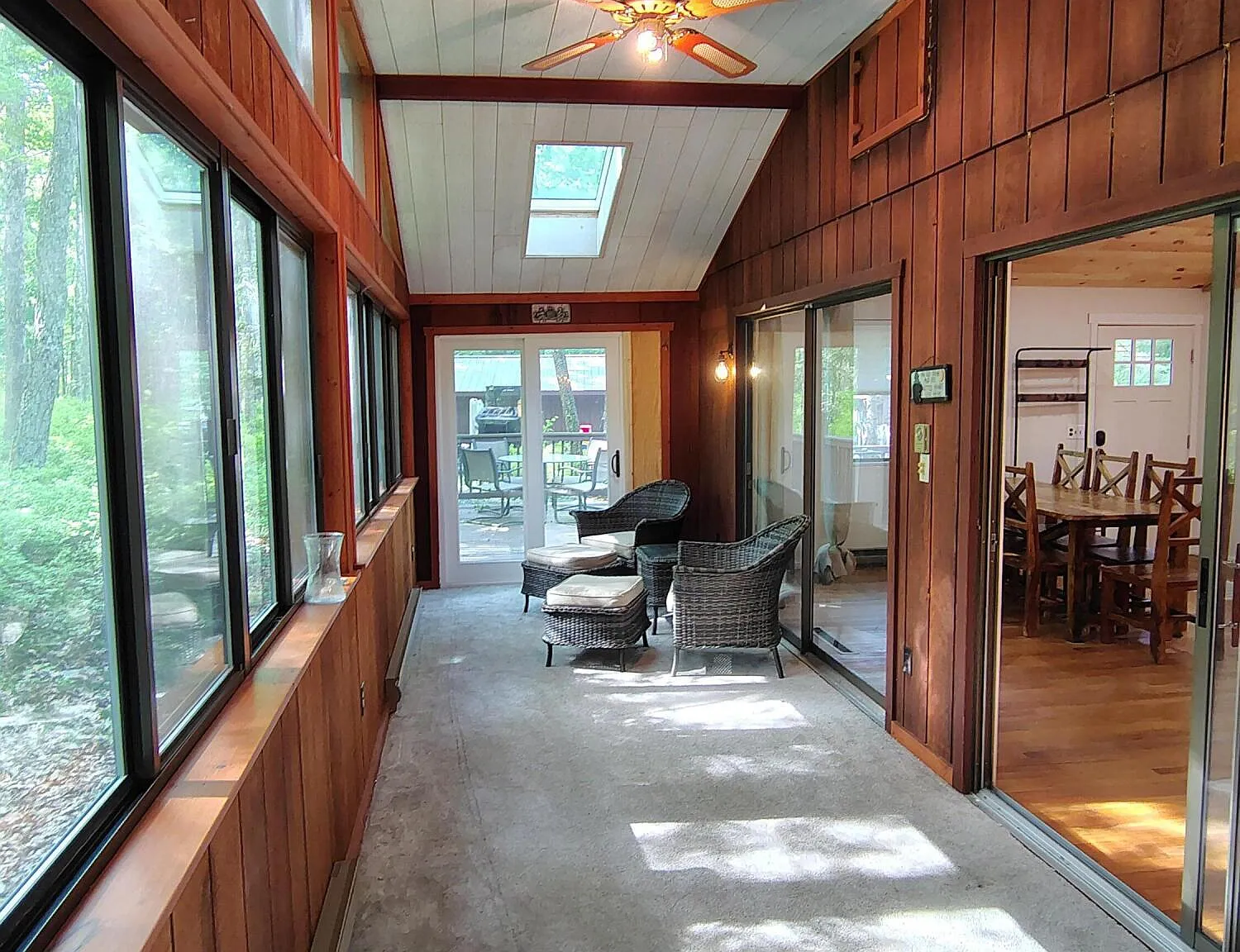 3 bed, 2.0 bath, 1400 sqft, $2,500 — Photo 3