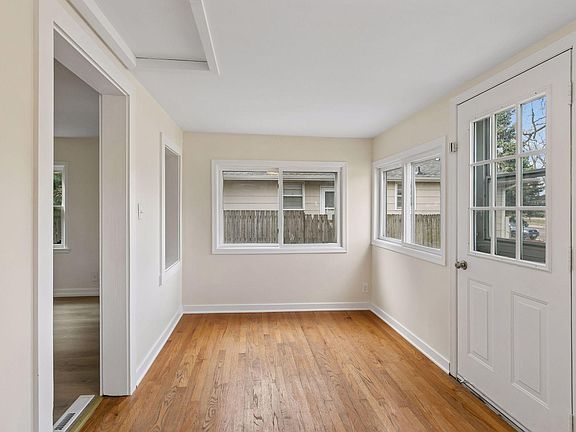 2nd image of 4421 Main St NE