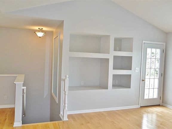 4th image of 6181 Commonwealth Dr