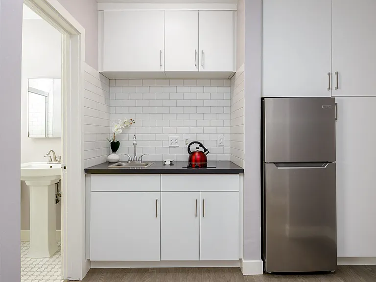 Belcrest Apartments — Photo 10